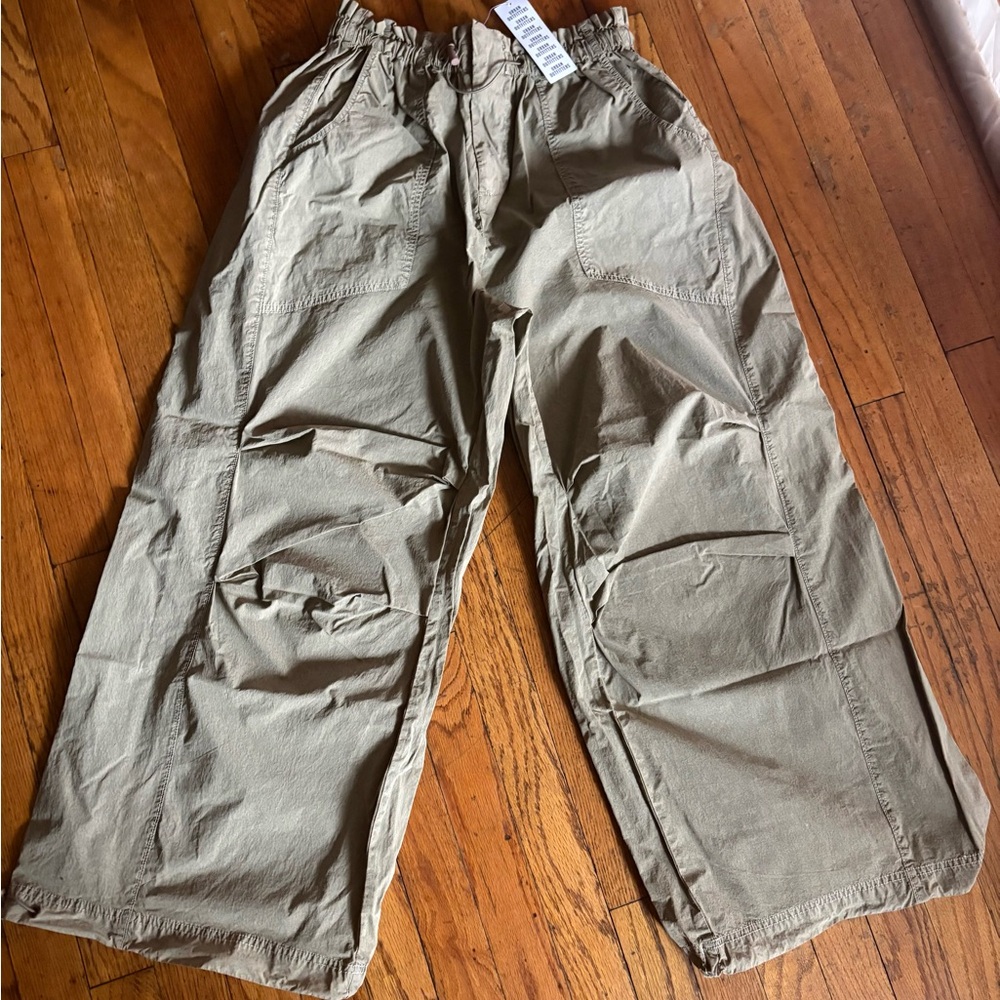 Urban Outfitters NWT Utility Cargo Pants Size M
